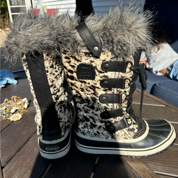 Limited Edition Sorel Winter Boot - Picture 2 of 9